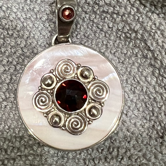 Pink MOP and red garnet necklace - Picture 2 of 10